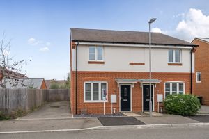 Driveway to the side- click for photo gallery